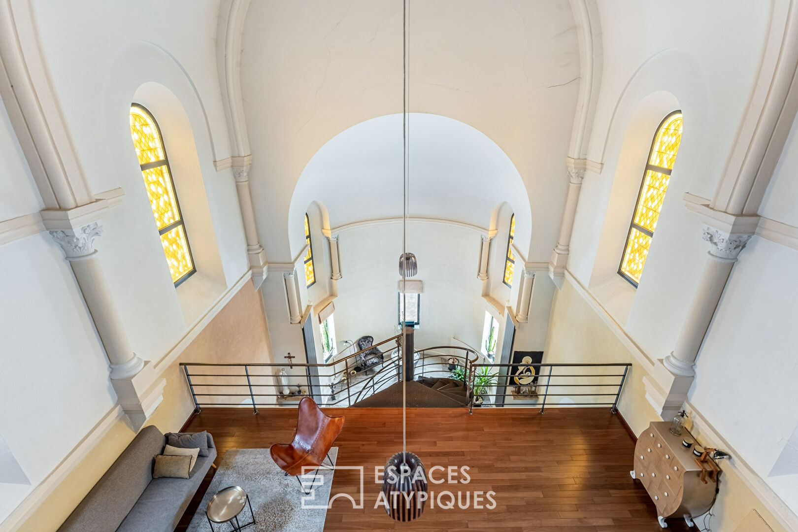 Appartement dans une ancienne chapelle désacralisée