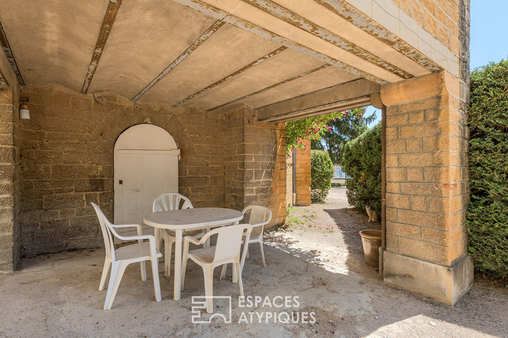 Appartement dans une ancienne chapelle désacralisée