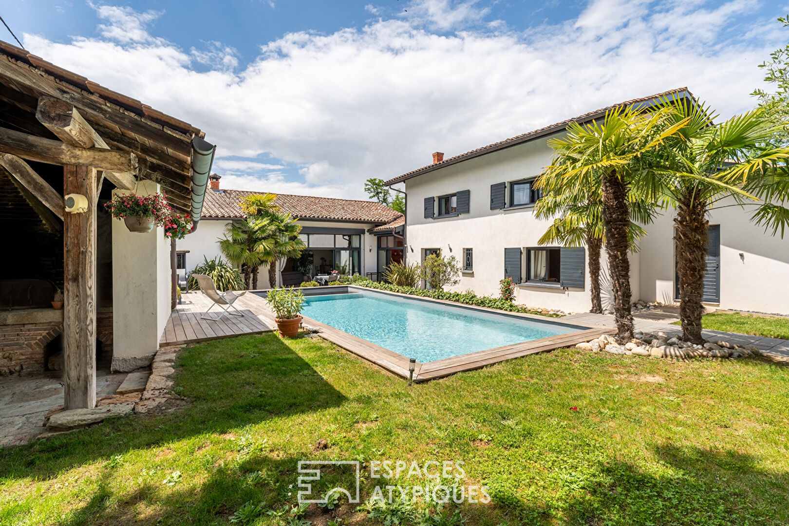 Elegant restored farmhouse and swimming pool