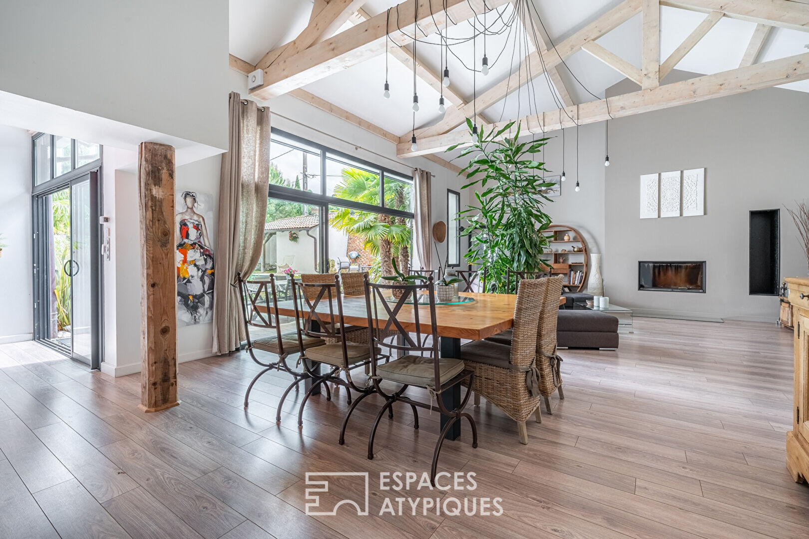 Elegant restored farmhouse and swimming pool