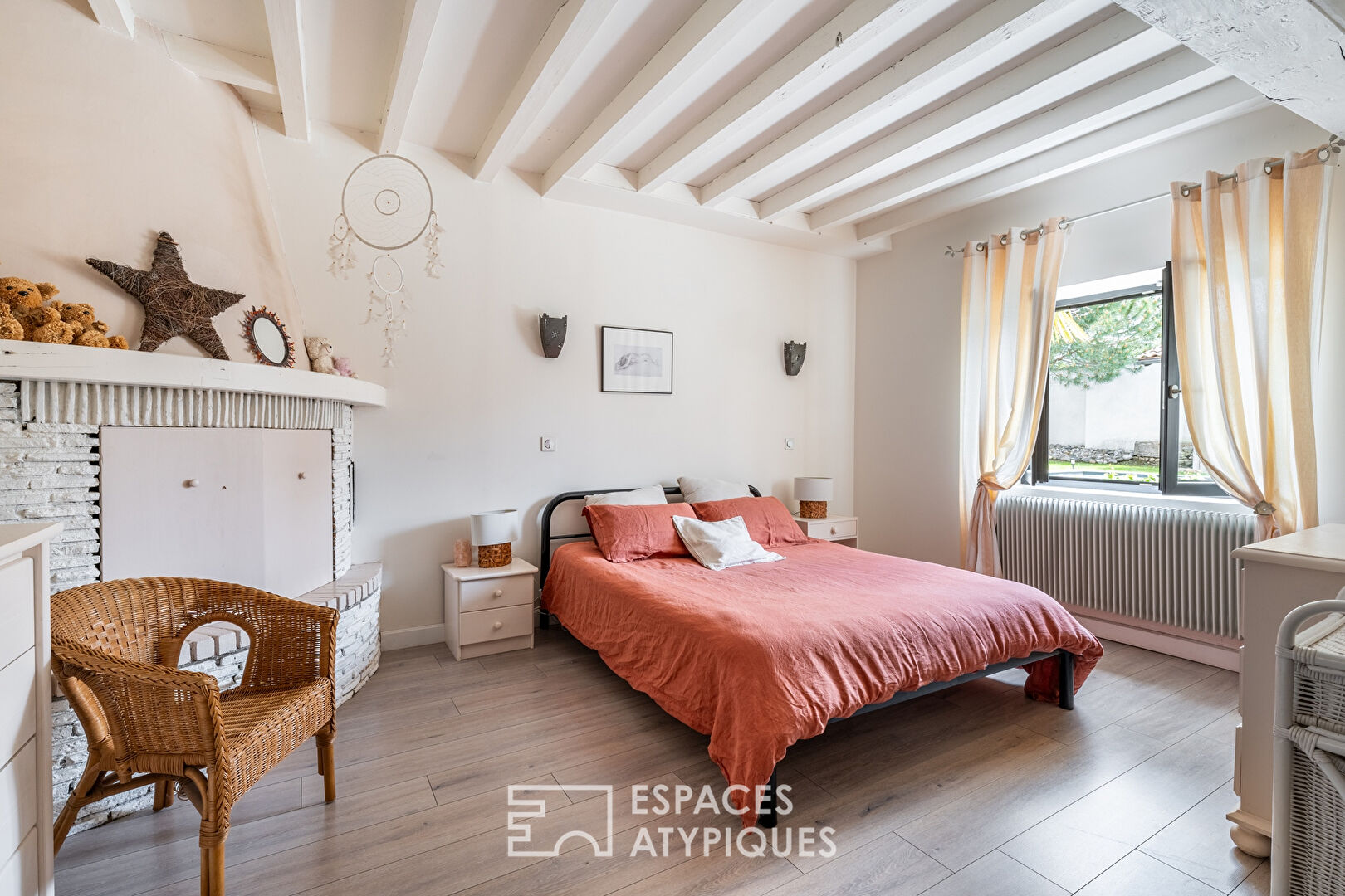 Elegant restored farmhouse and swimming pool