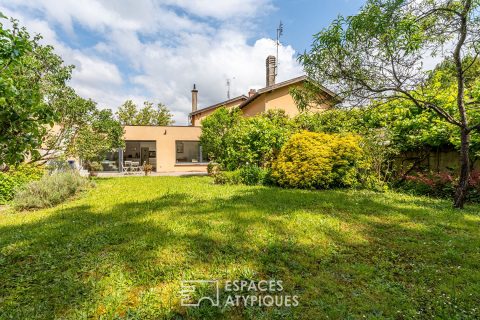 Family home, its apartment and its outbuildings.