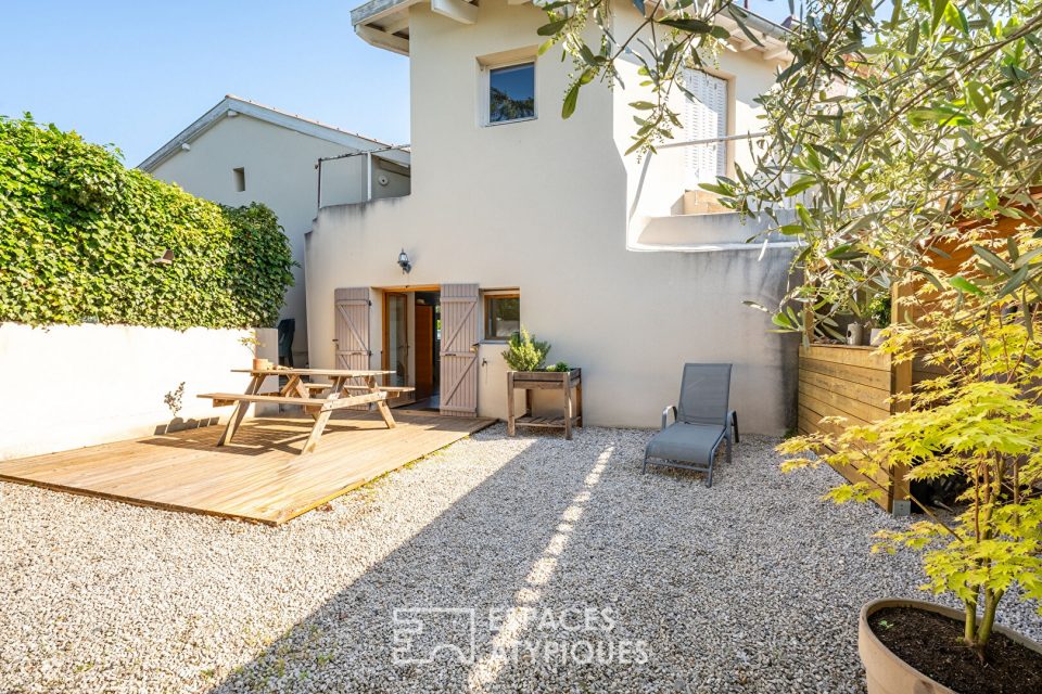 Maison atypique avec sa terrasse plein Sud