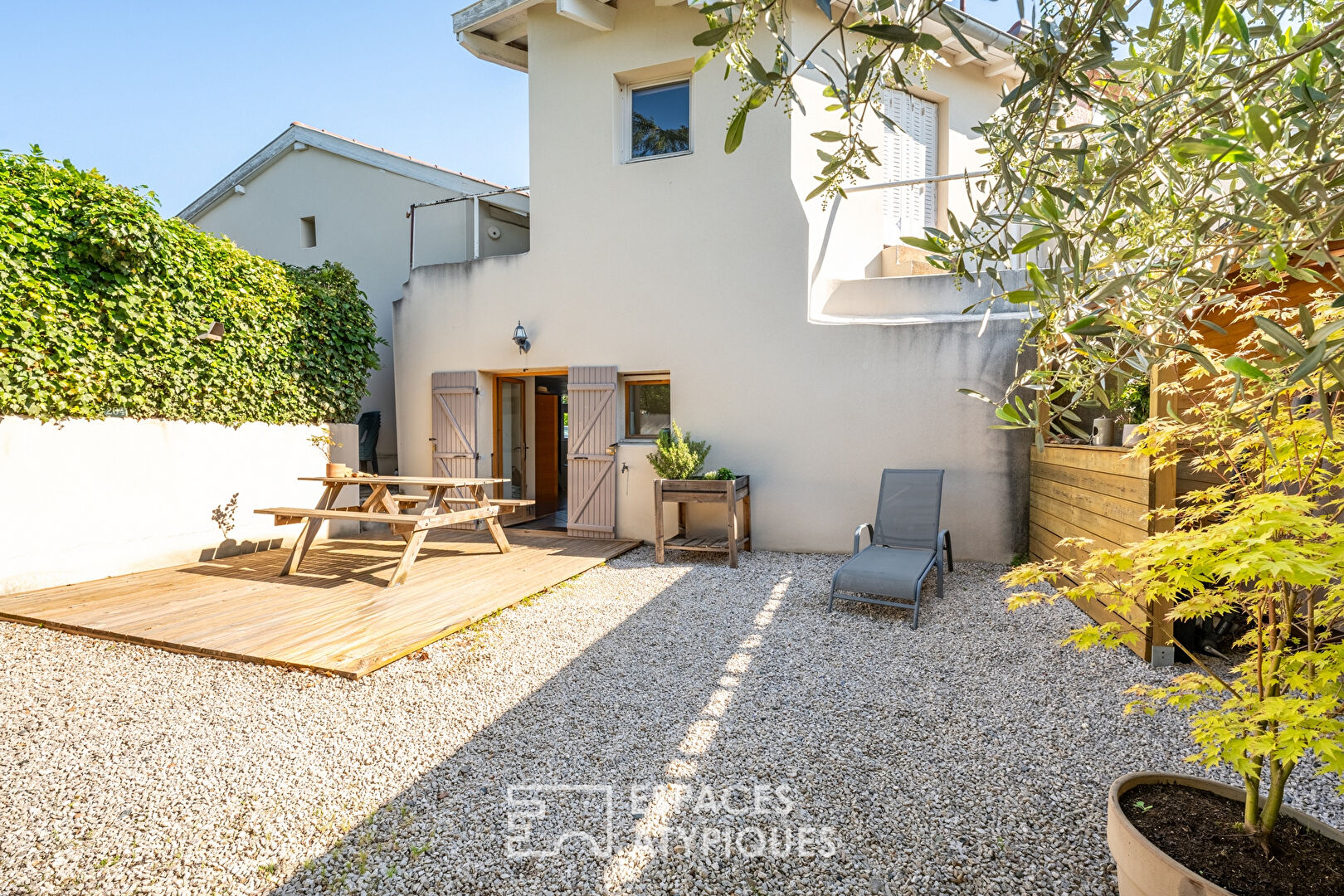Maison atypique avec sa terrasse plein Sud