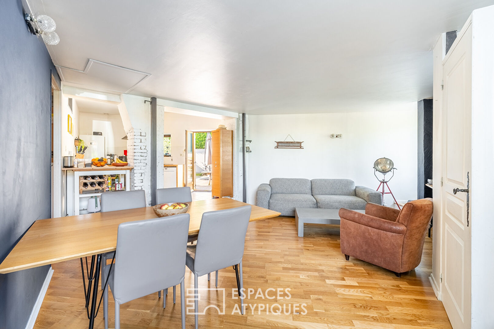 Maison atypique avec sa terrasse plein Sud