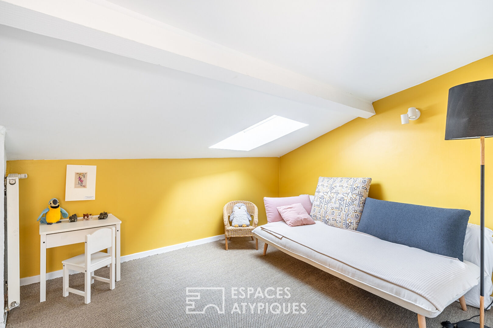 Maison atypique avec sa terrasse plein Sud