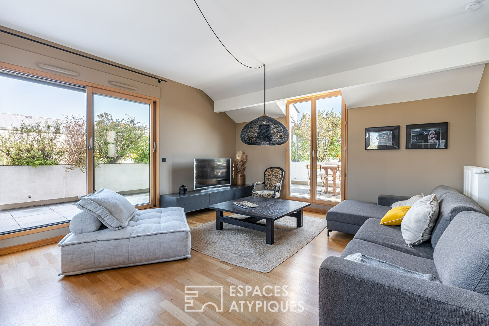 Top floor apartment and its 80m2 terraces