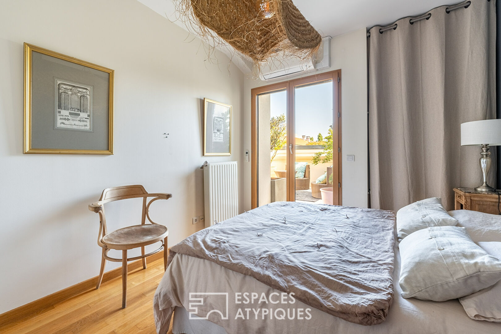 Top floor apartment and its 80m2 terraces