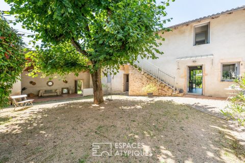 Charming building from 1850, completely renovated