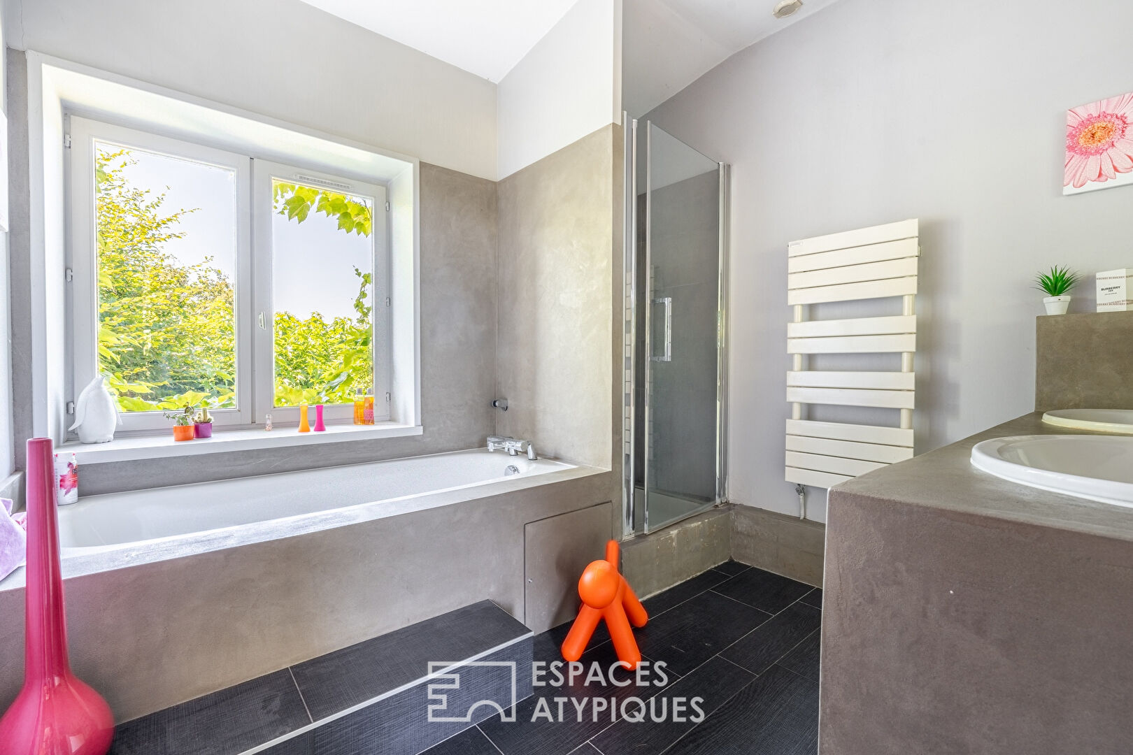 Charming building from 1850, completely renovated