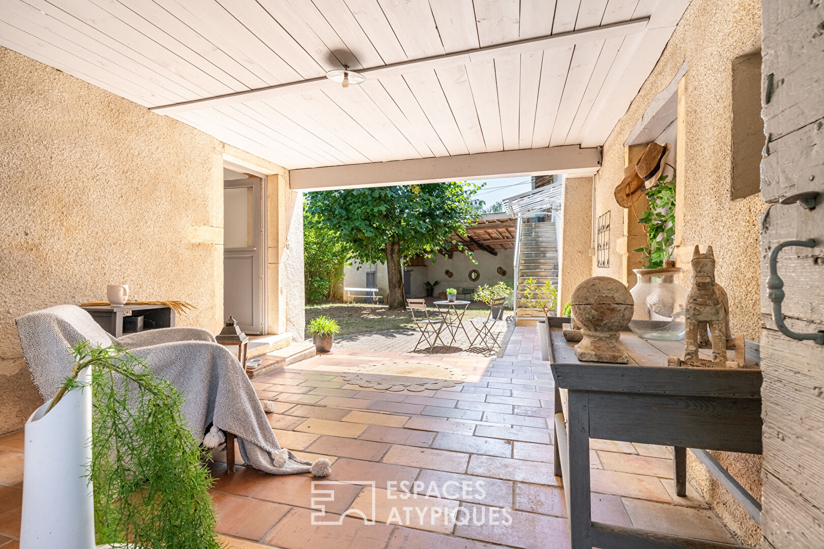 Charming building from 1850, completely renovated