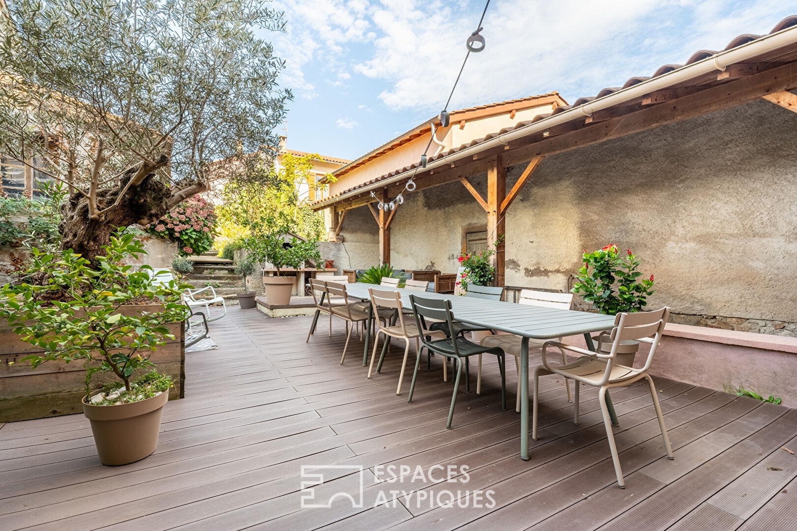 Village house with garden at the foot of Mont Brouilly