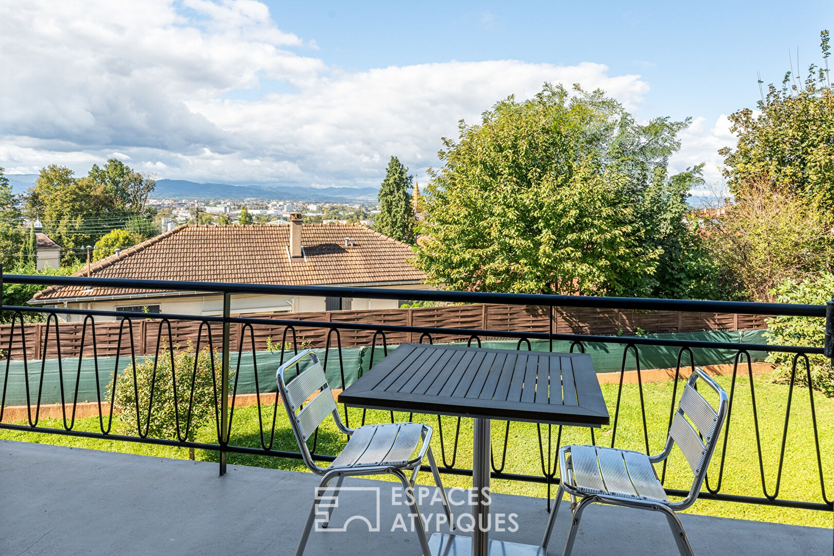 House with view and garden
