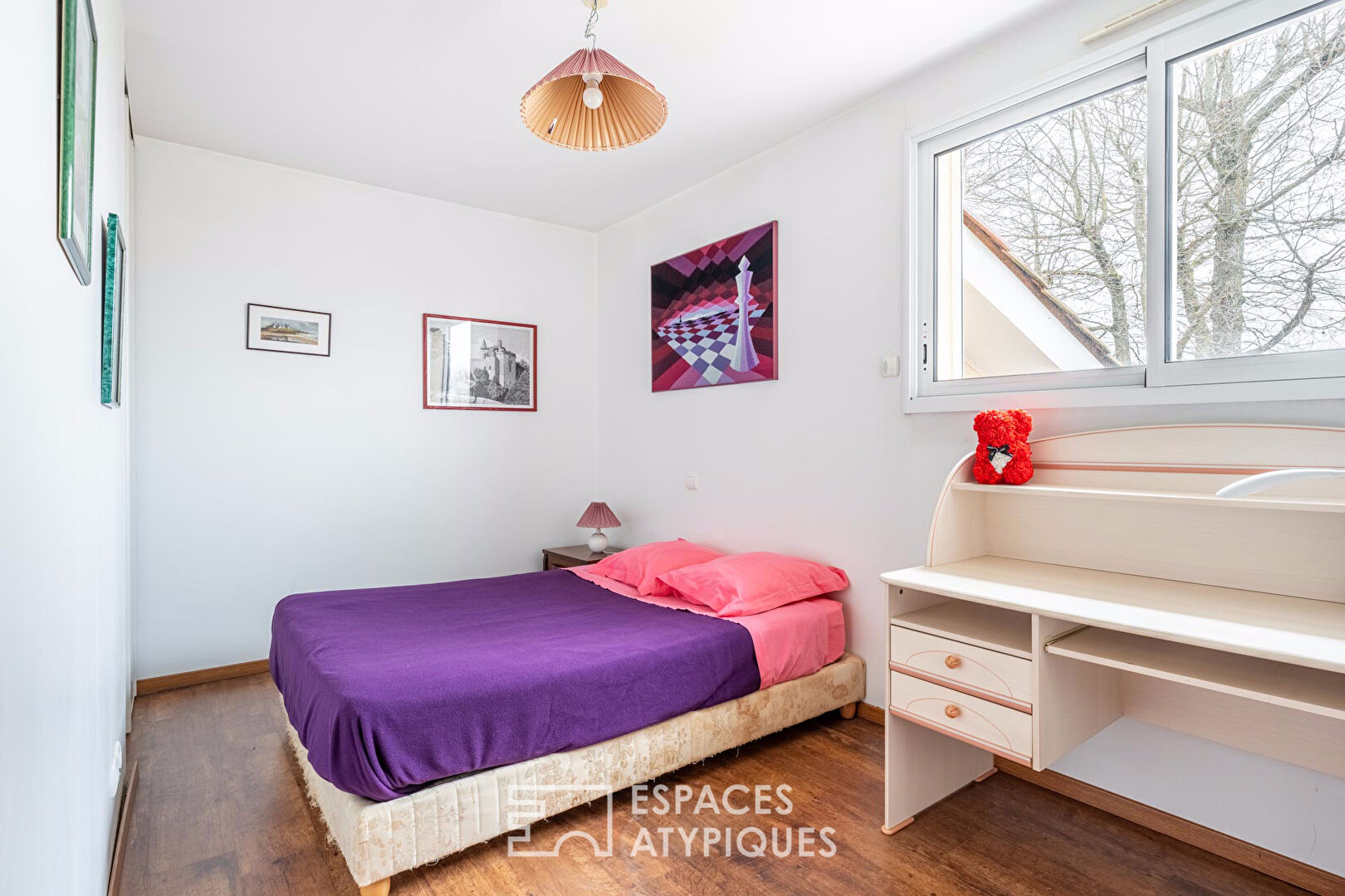 Contemporary villa with wooded park in the heart of Belleville-en-Beaujolais