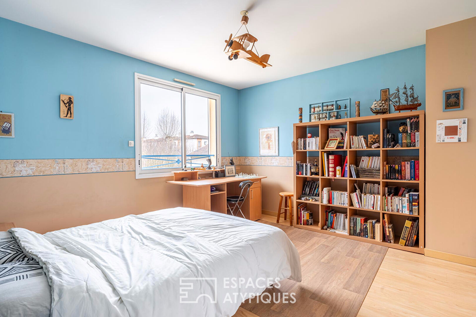 Contemporary villa with wooded park in the heart of Belleville-en-Beaujolais