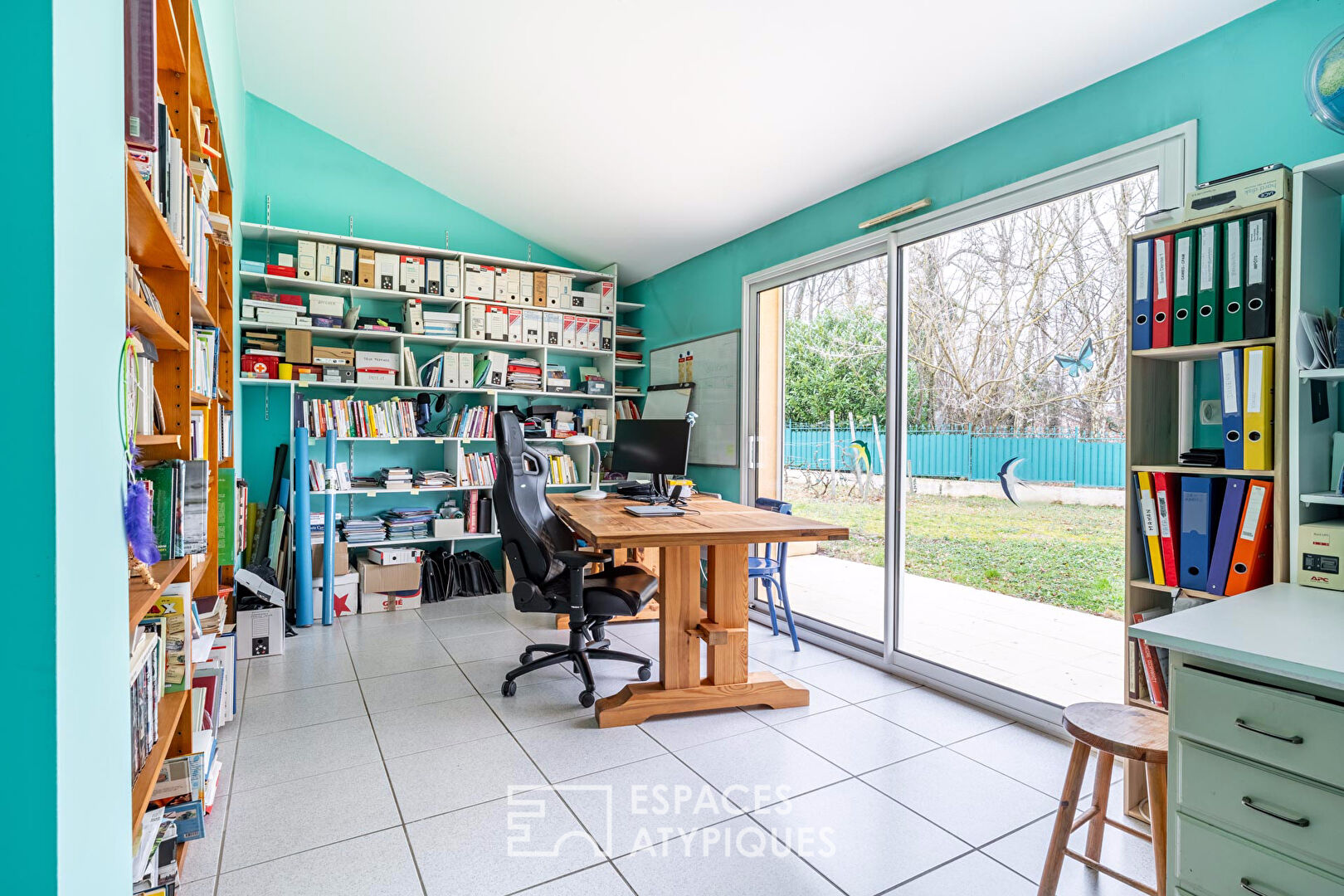 Contemporary villa with wooded park in the heart of Belleville-en-Beaujolais