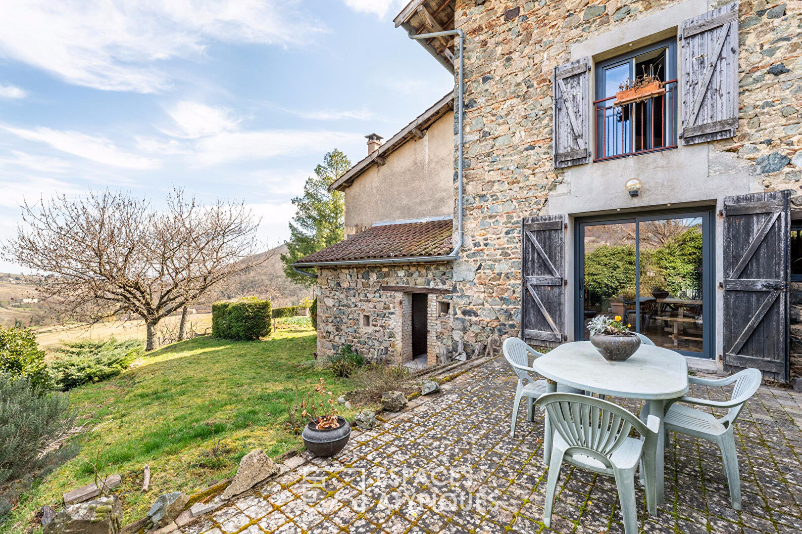 Stone house with open view in a bucolic setting