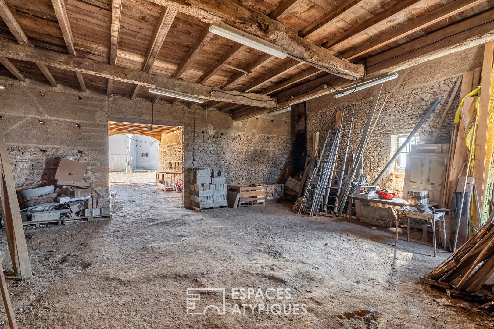 Propriété de caractère avec belles dépendances au coeur du Beaujolais