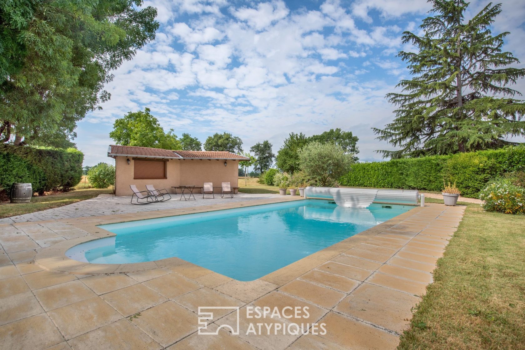 Ferme rénovée avec piscine