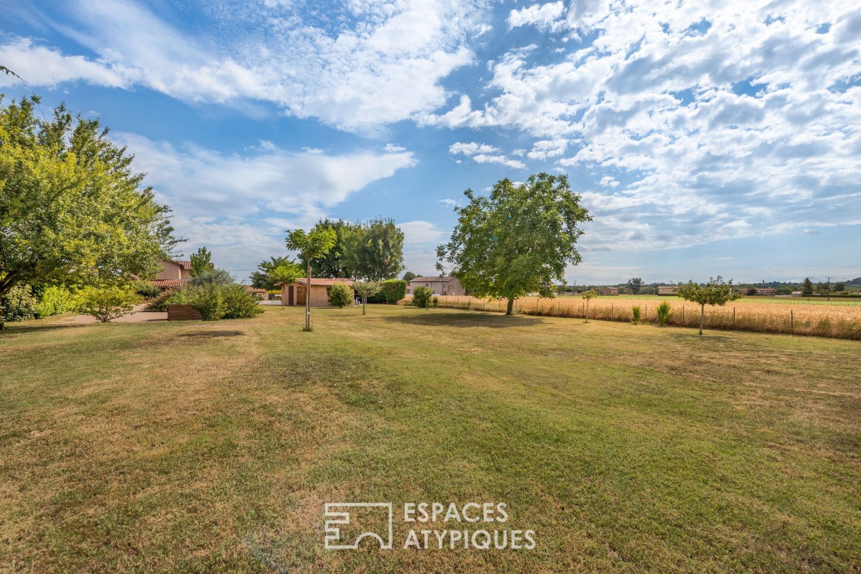 Renovated farmhouse with swimming pool