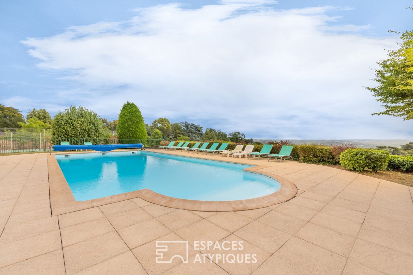 Apartment with pool and tennis