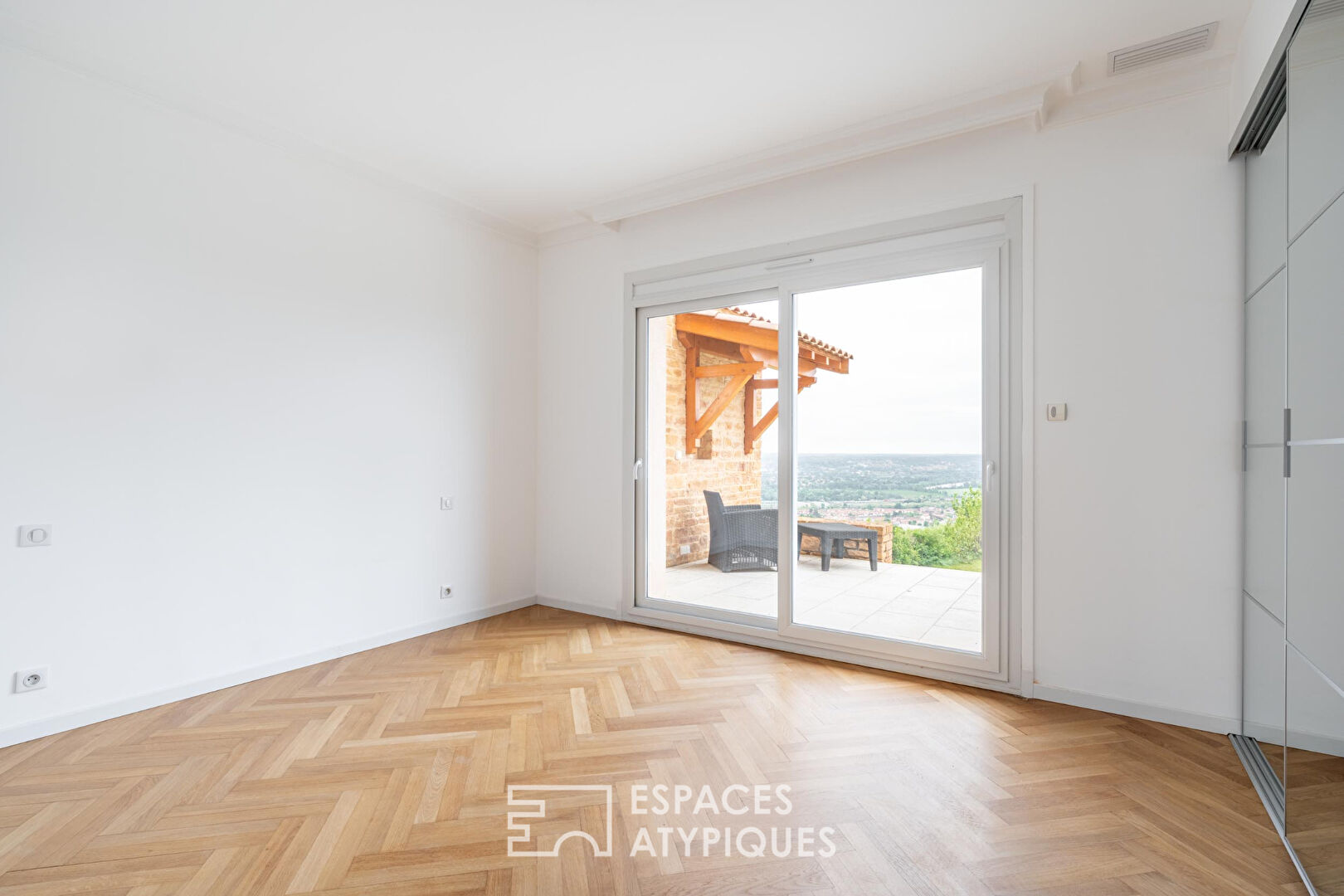 Maison sur les hauteurs d’Anse avec vue panoramique