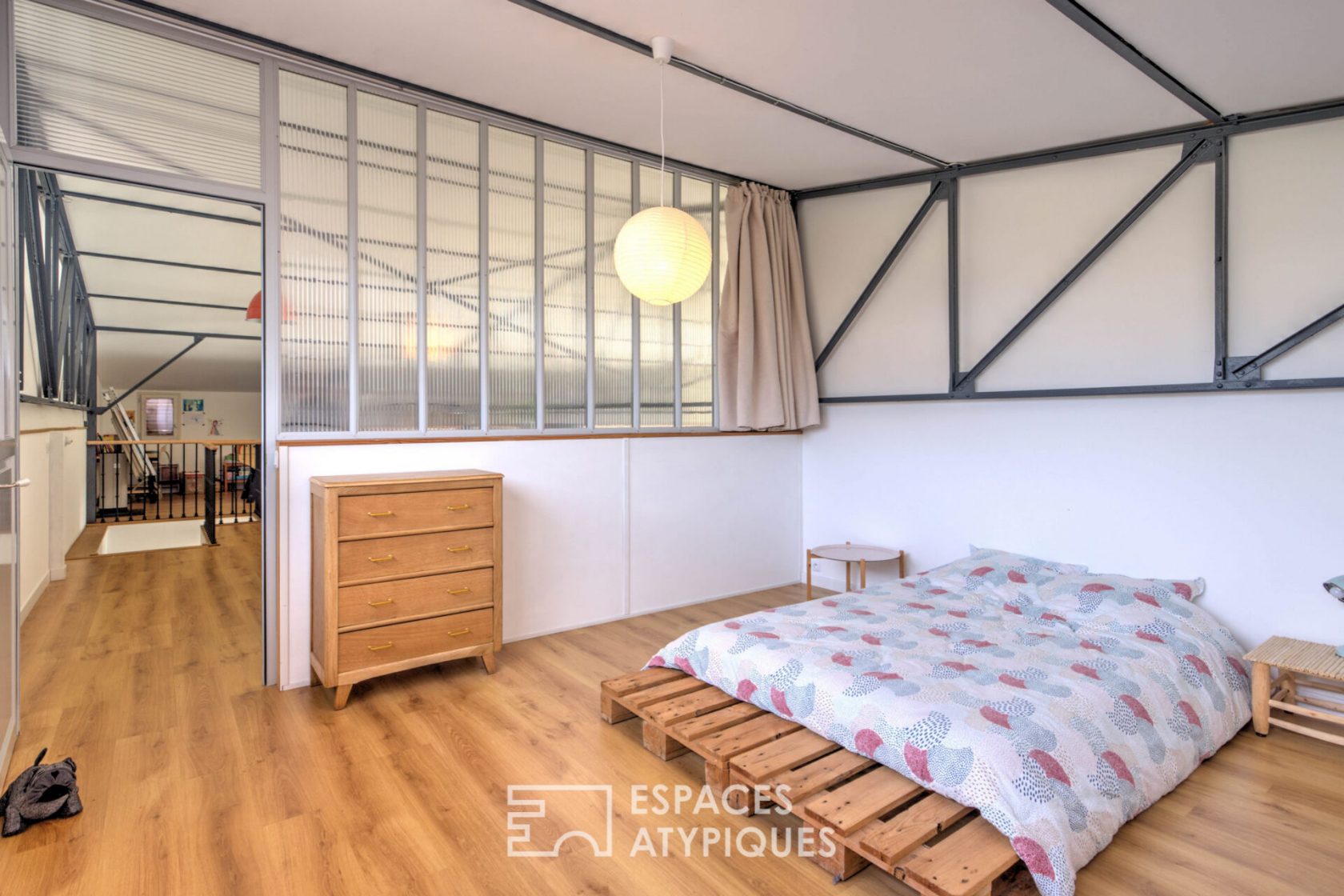 Loft industriel avec piscine proche du bassin