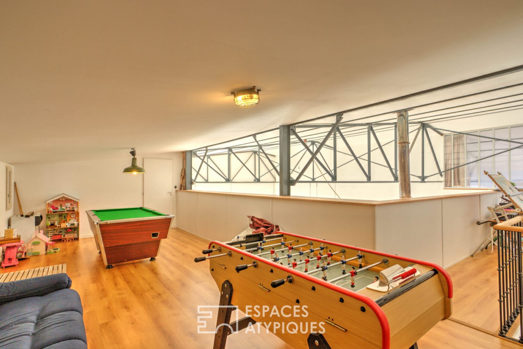 Loft industriel avec piscine proche du bassin