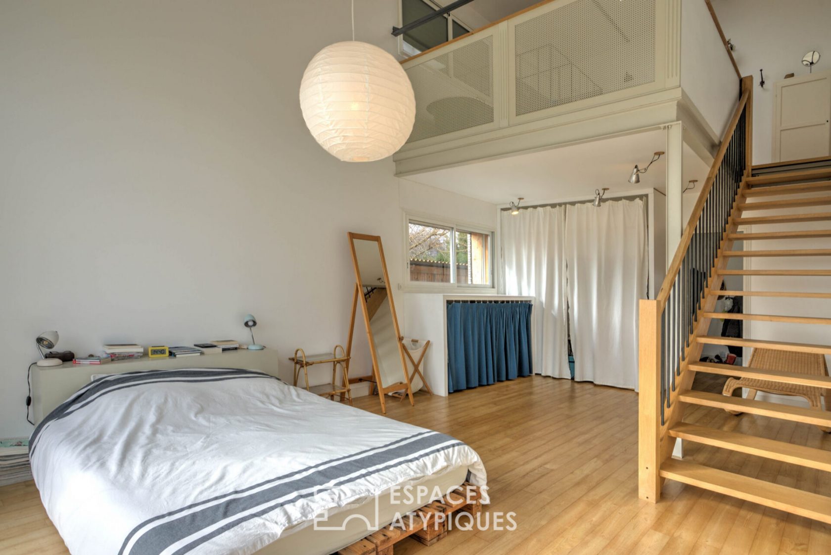 Loft industriel avec piscine proche du bassin