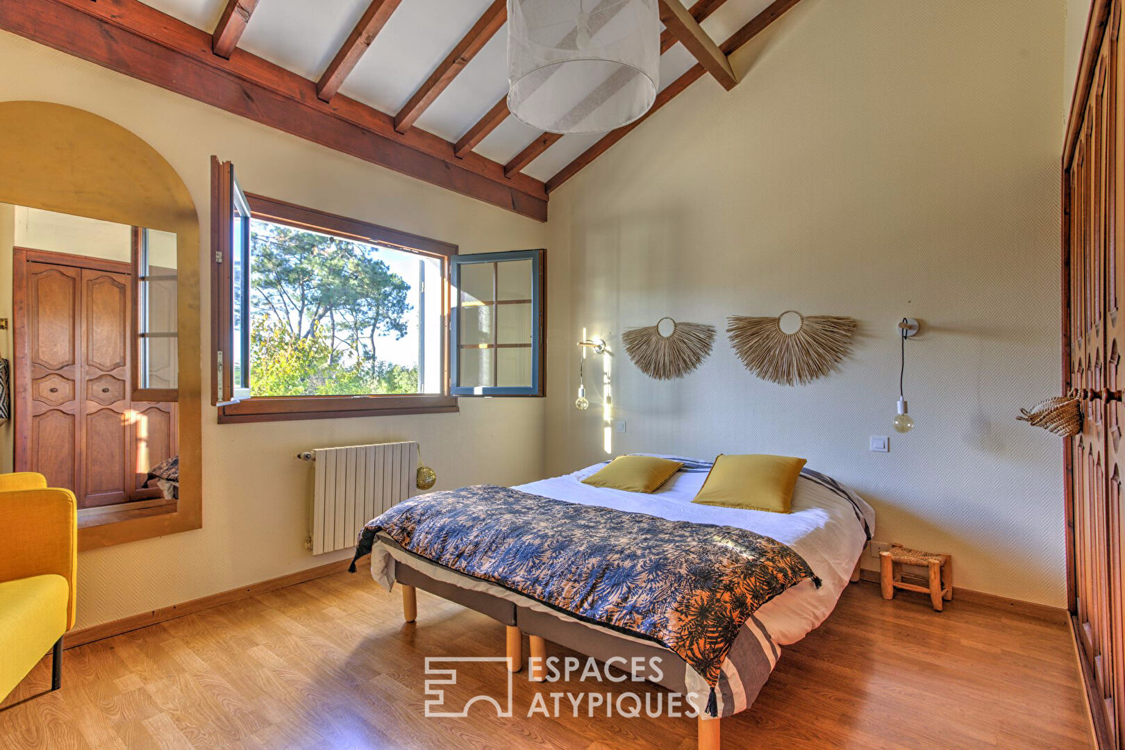 Maison familiale au style provençal en bord de mer.