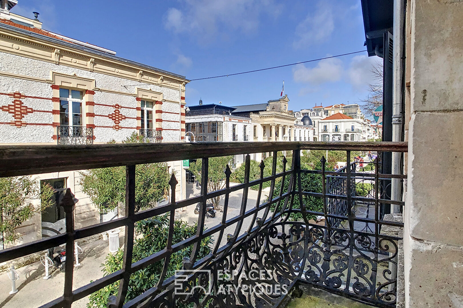 Appartement style Art nouveau au coeur de la ville d’été