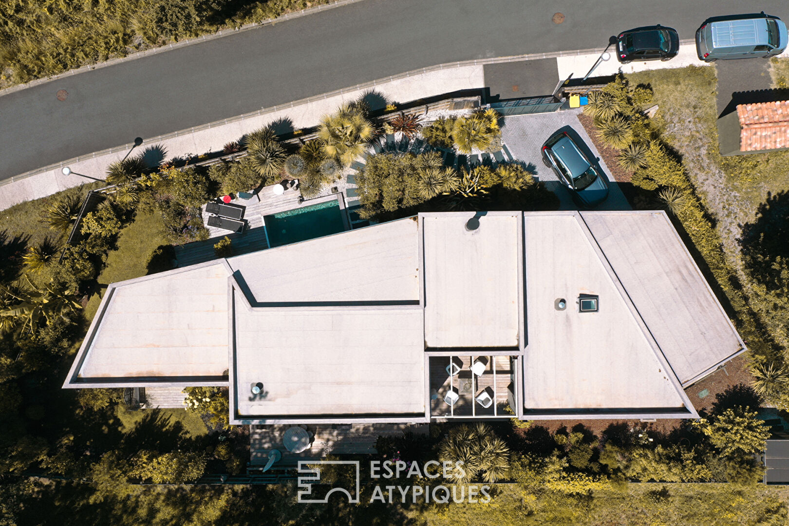 Magnificent Architectural Villa in Andernos
