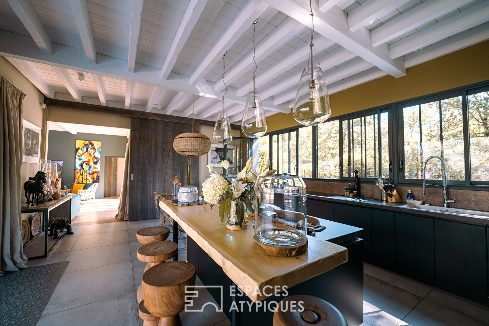 Magnificent Architectural Villa in Andernos