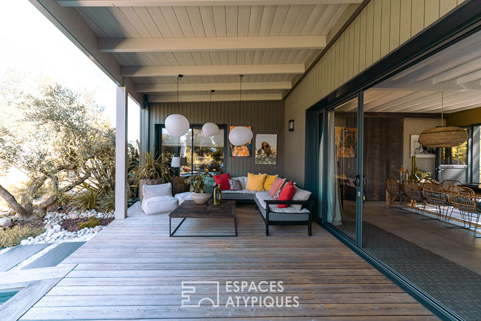 Magnificent Architectural Villa in Andernos