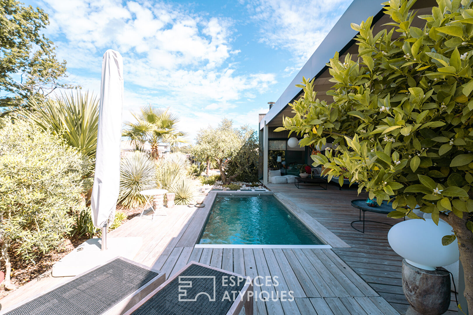 Magnificent Architectural Villa in Andernos