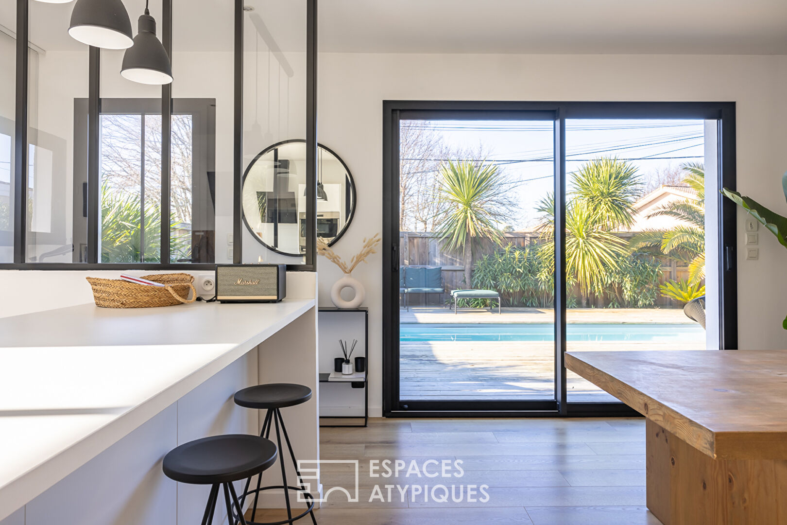 Charmante maison contemporaine avec piscine