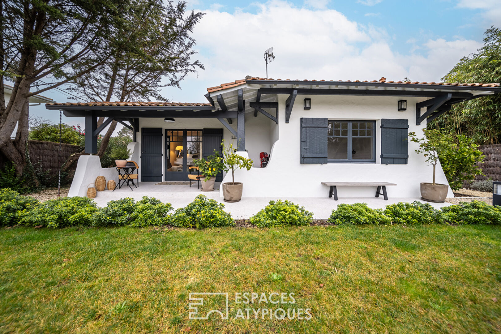 Villa style Gaume repensée par Architecte