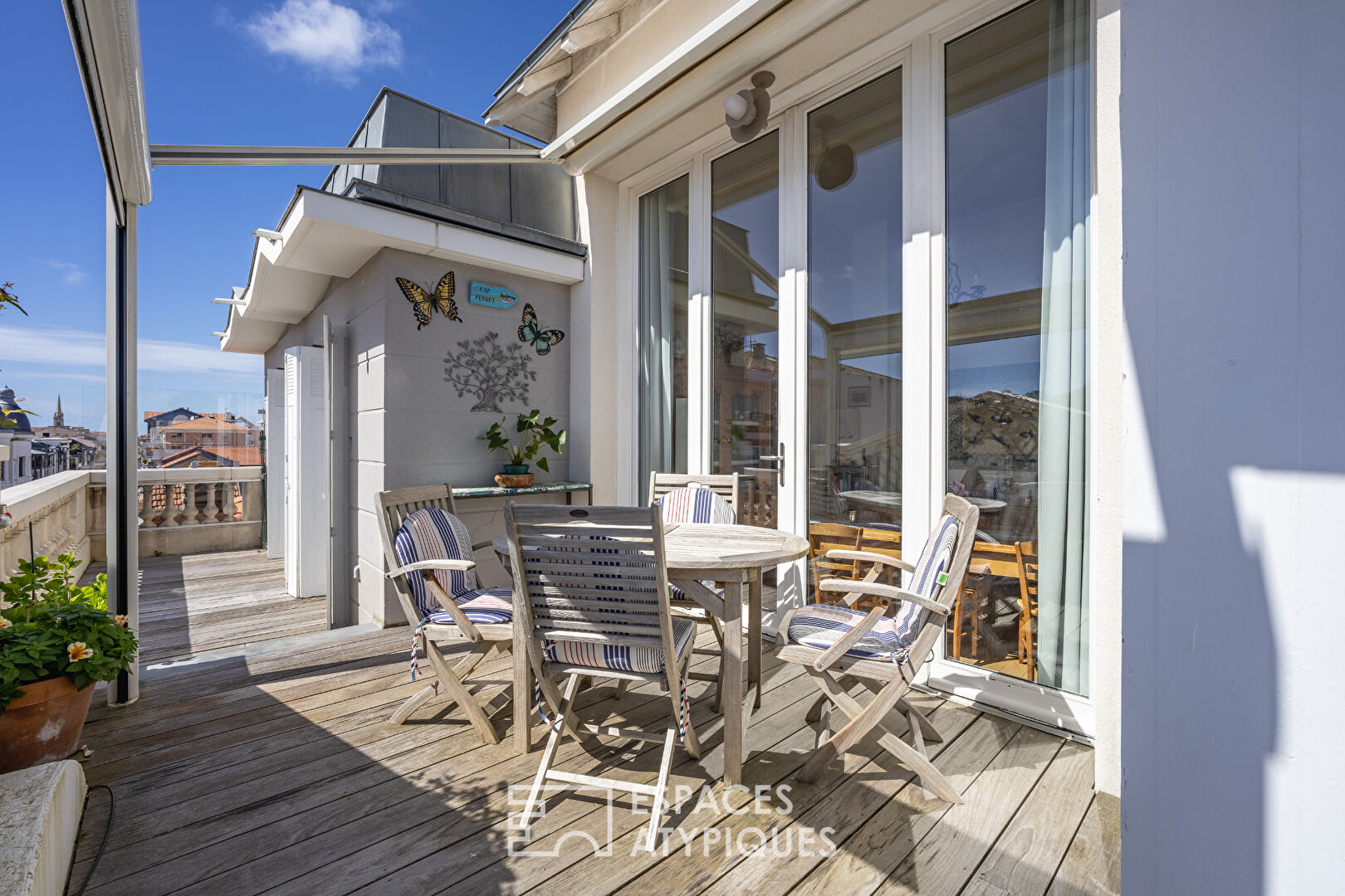 Exceptional top floor apartment in the center of Arcachon