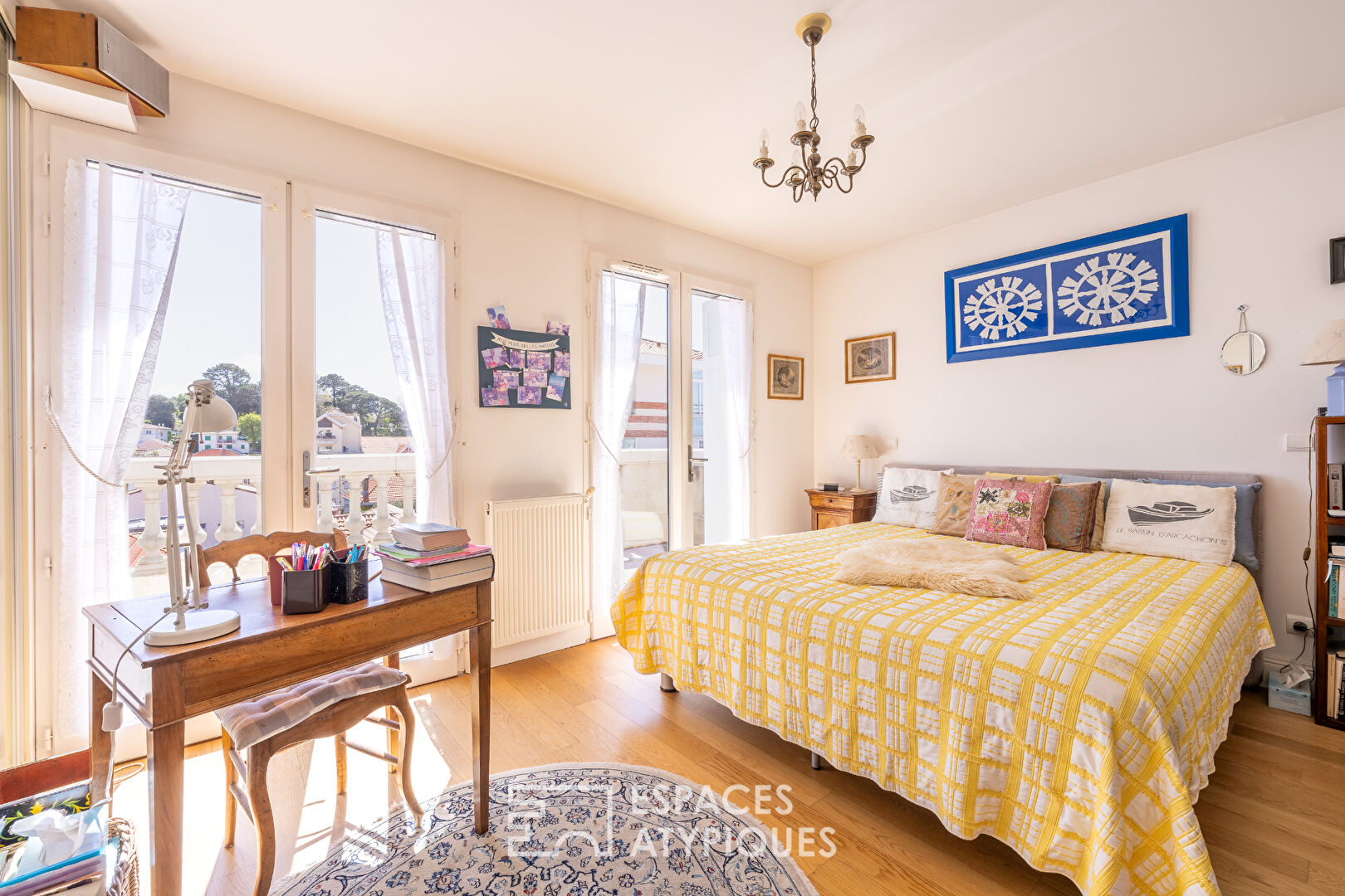 Exceptional top floor apartment in the center of Arcachon