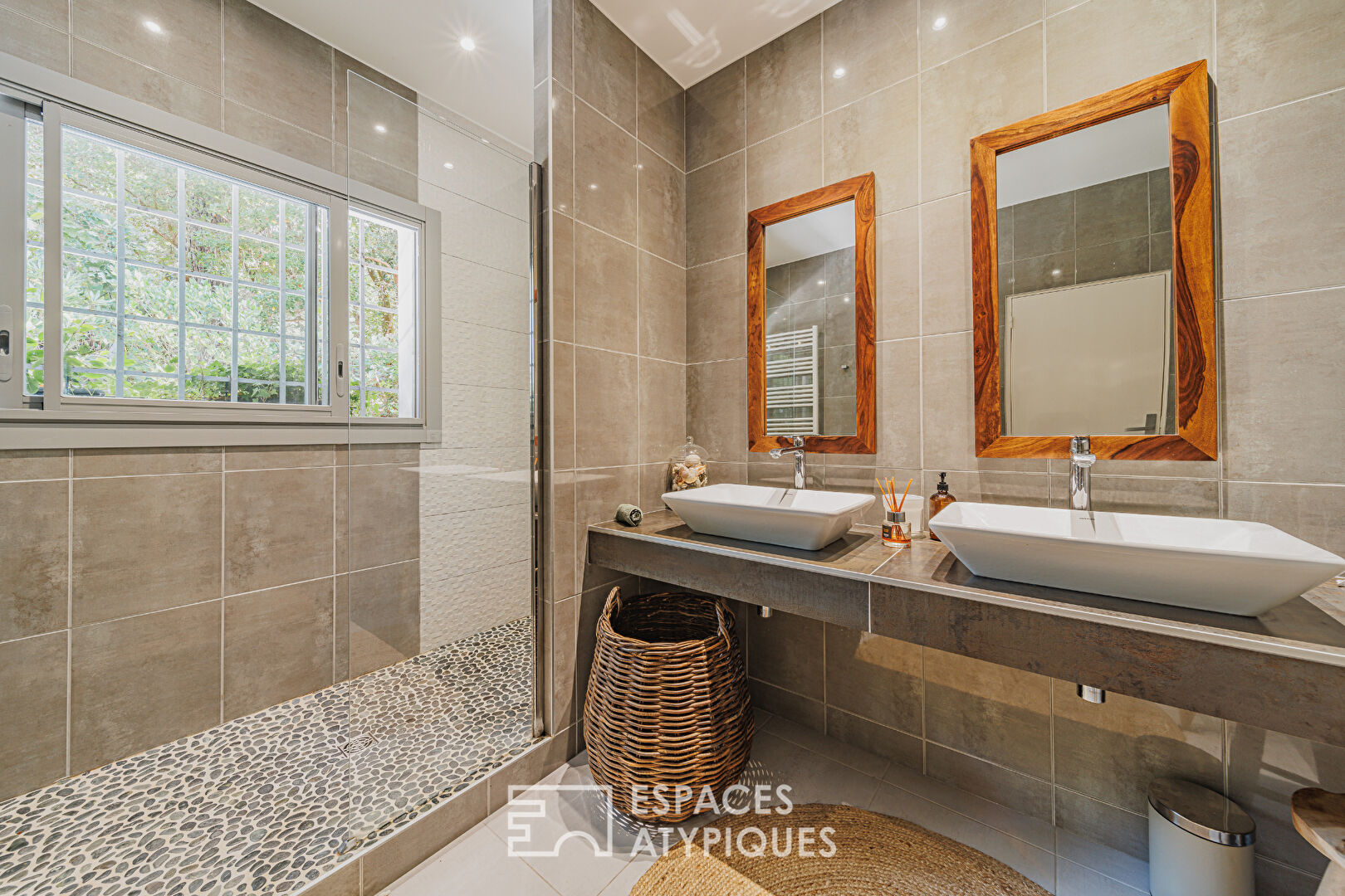 The sublime renovated Gaume of Abatilles