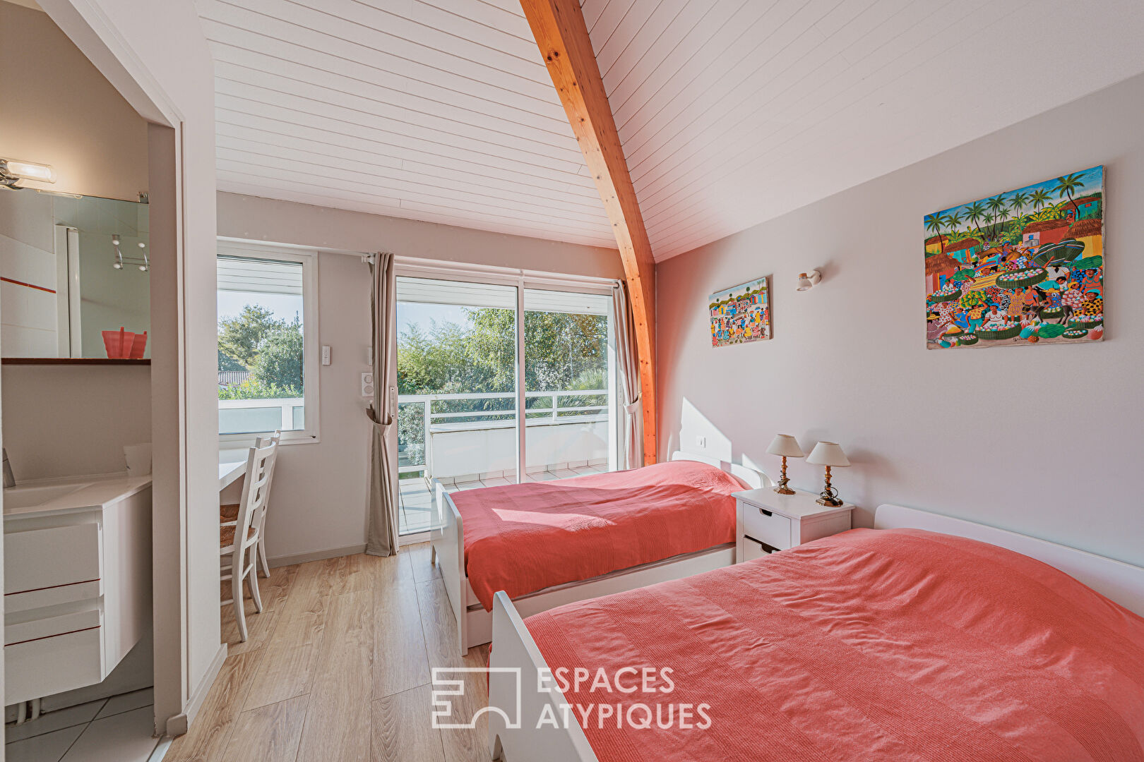 Remarkable Architect’s Villa with guest house in the center of La Teste