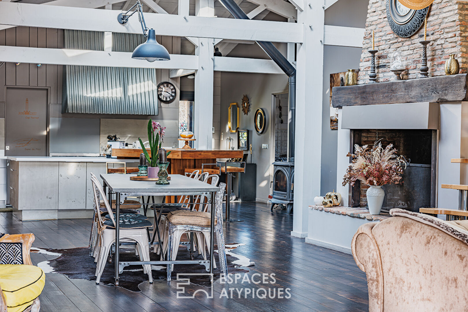 Villa style ferret-capienne et son paddock à chevaux