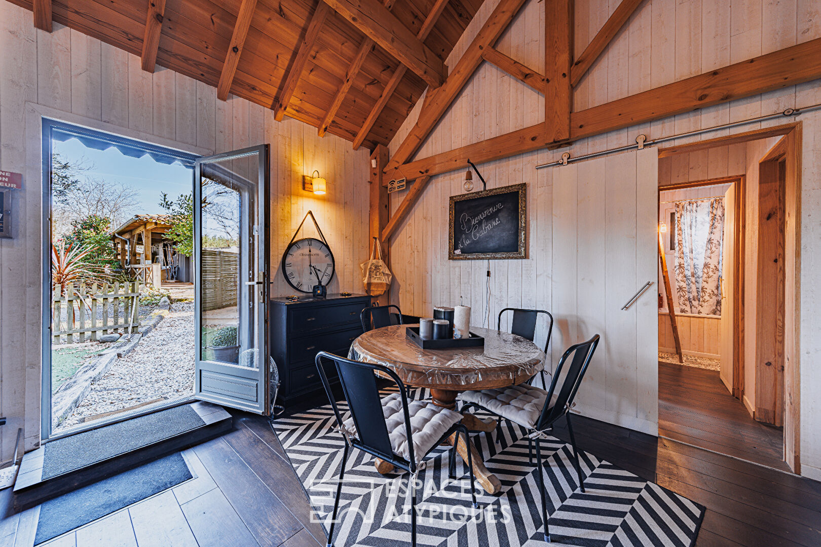 Villa style ferret-capienne et son paddock à chevaux