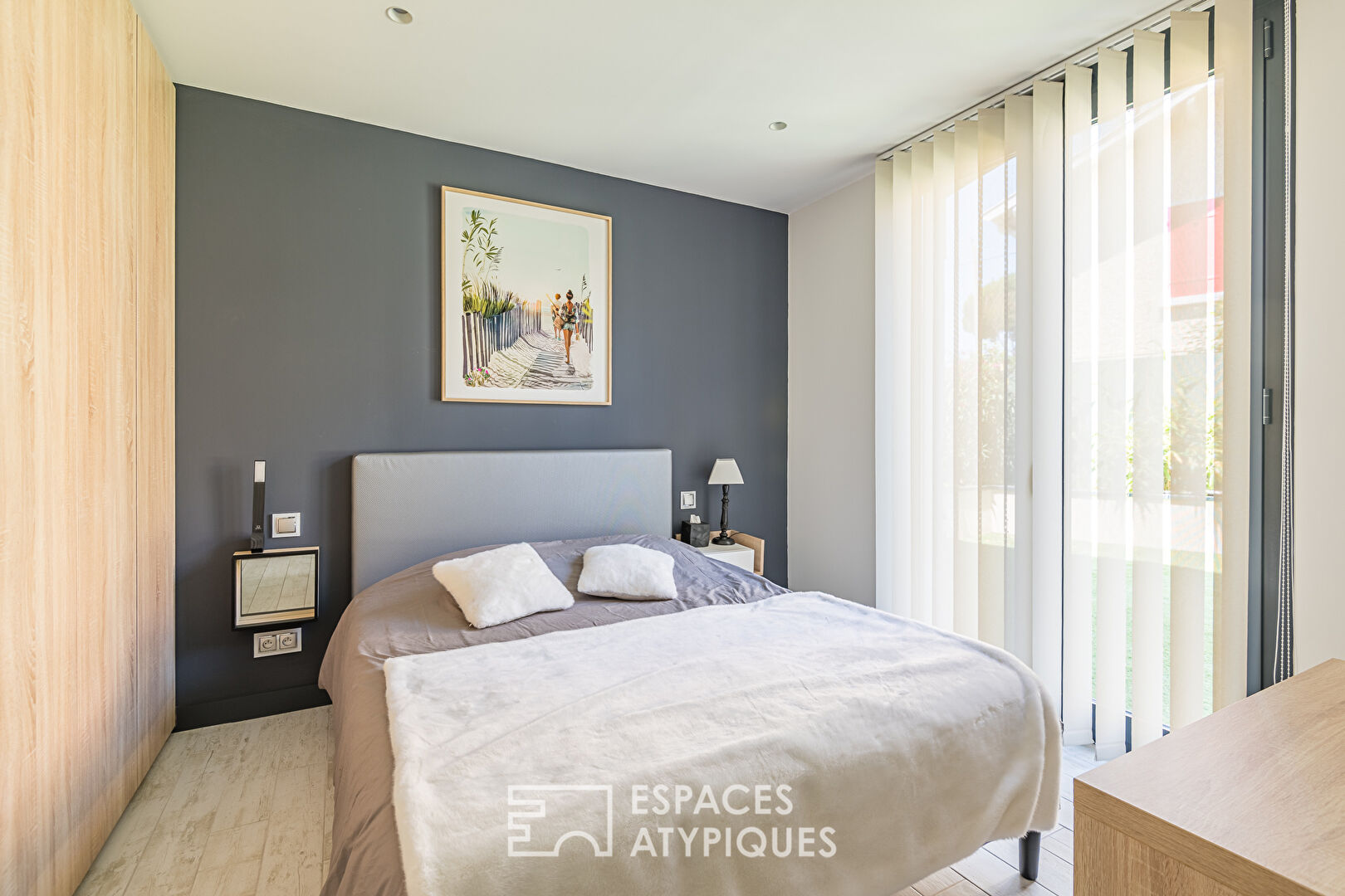 Character house with outbuilding and garage in Arcachon