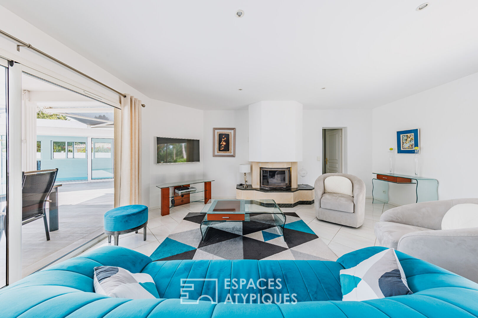 Villa contemporaine sur le Golf et son bassin de nage unique