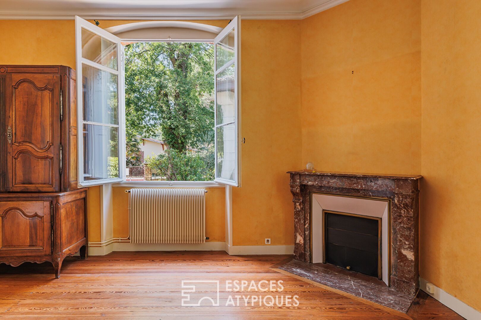 Elegant mansion with authentic charm, a stone’s throw from the Arcachon Bay