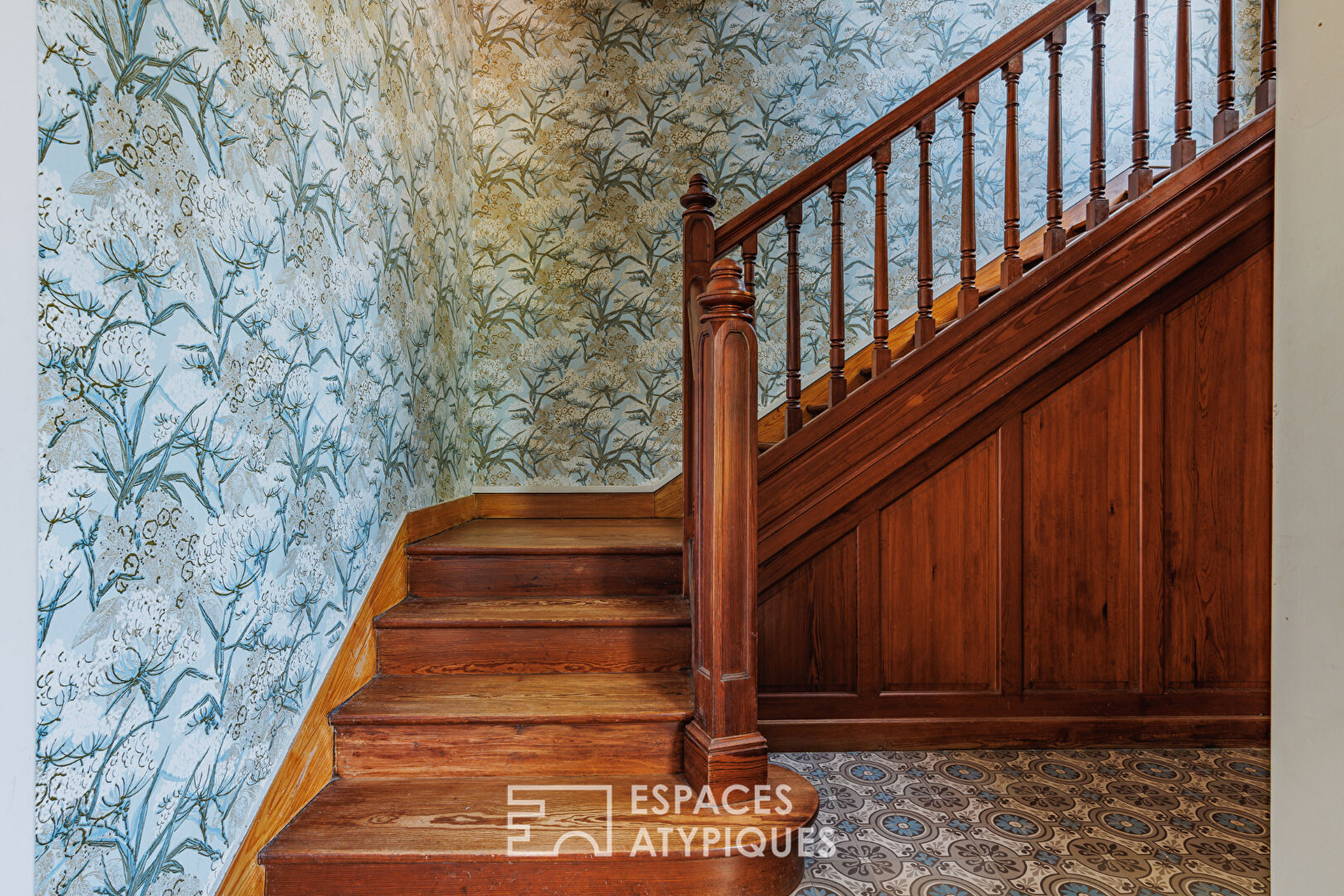 Elegant mansion with authentic charm, a stone’s throw from the Arcachon Bay