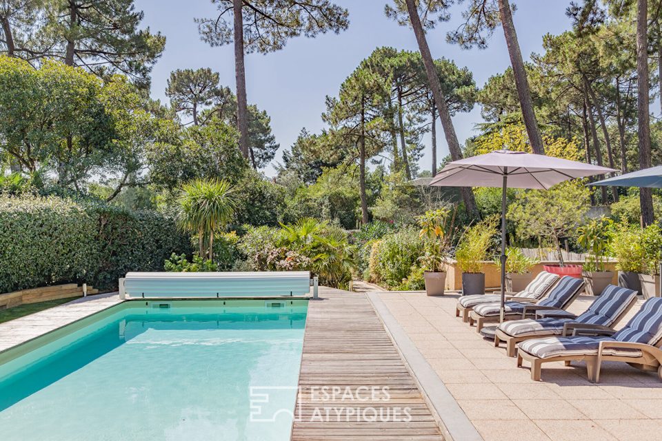 Villa baignée de lumière avec piscine et garage, au Domaine de la Forêt