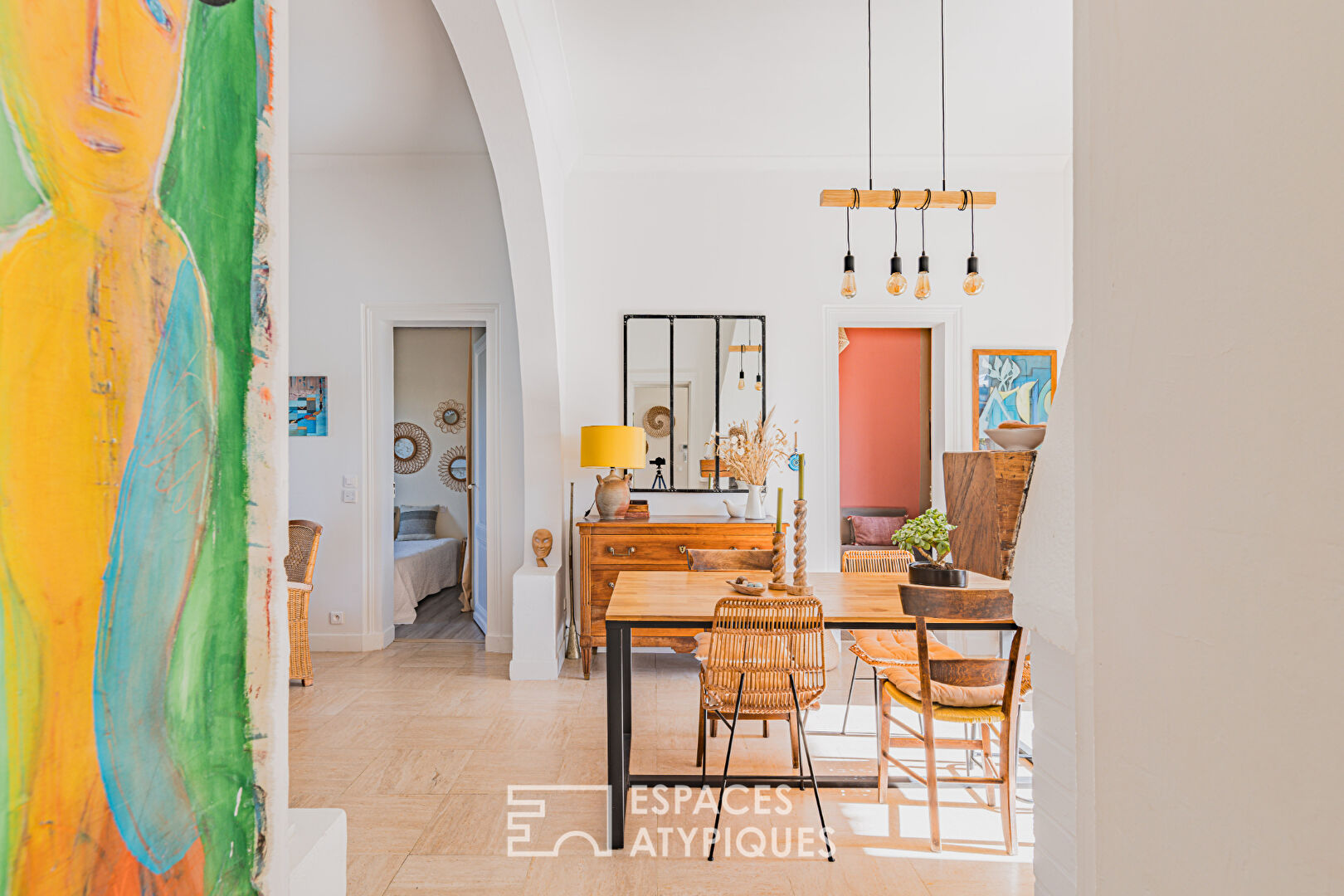 Ancienne longère revisitée avec piscine et jardin arboré