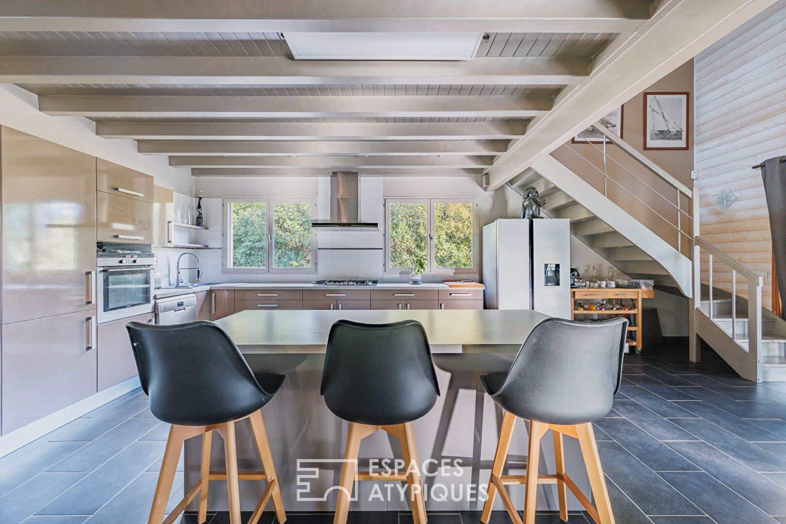 Une propriété de charme sur un vaste terrain